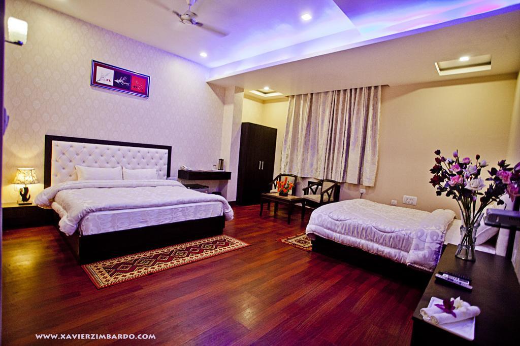 Hotel Krishna International Vrindavan Bilik gambar