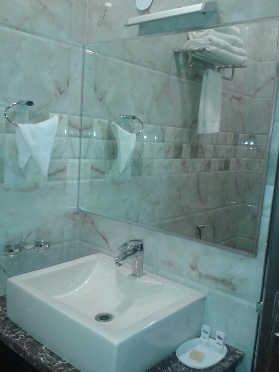Hotel Krishna International Vrindavan Luaran gambar
