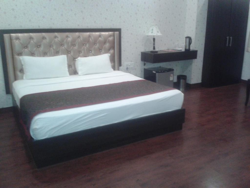 Hotel Krishna International Vrindavan Luaran gambar