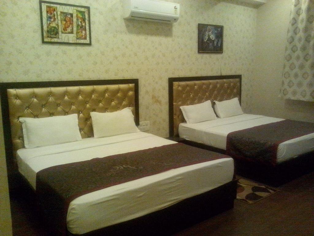 Hotel Krishna International Vrindavan Bilik gambar